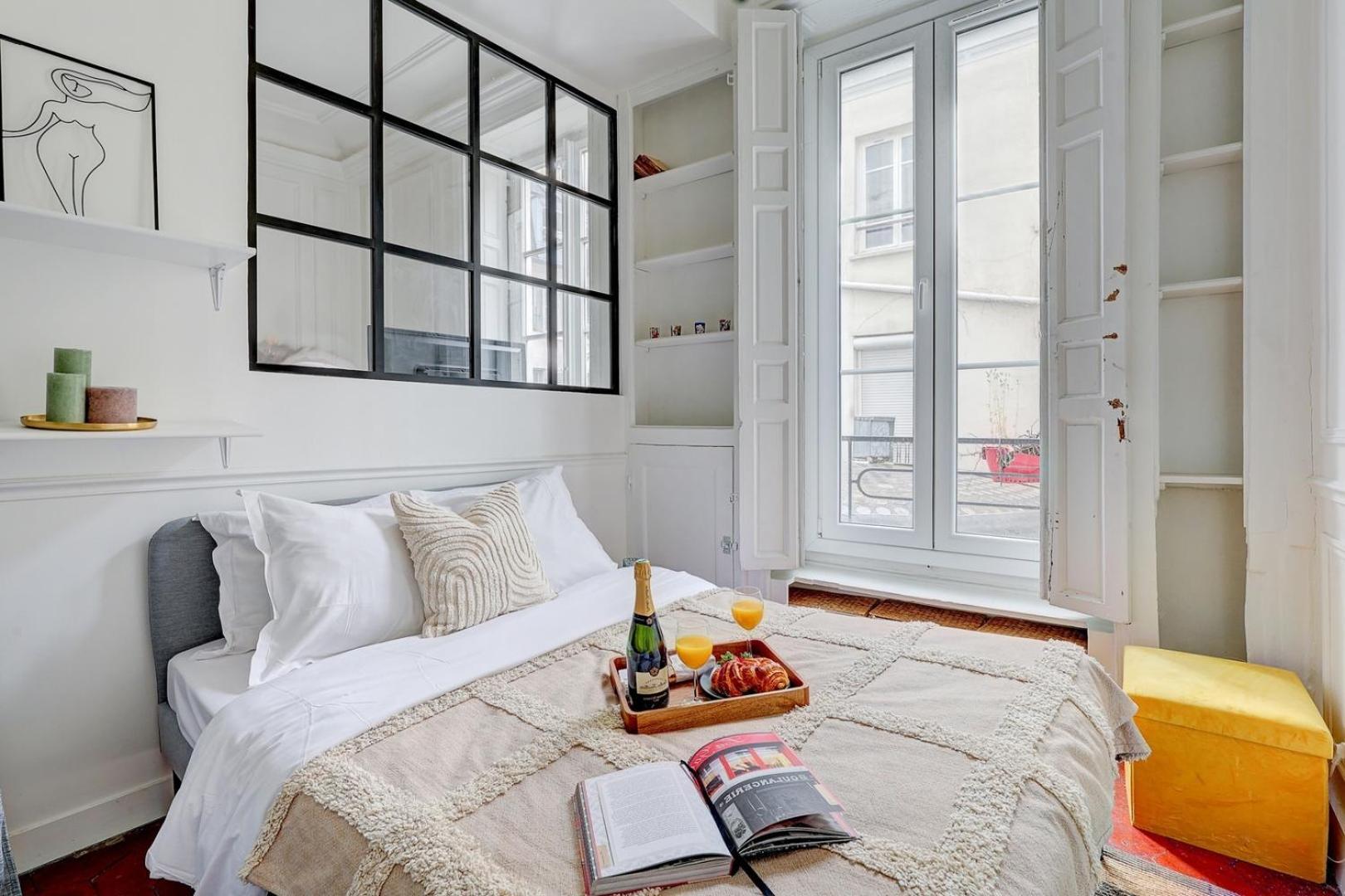 Bnbnook - Parisian Charm: 1br In Le Marais Appartement *